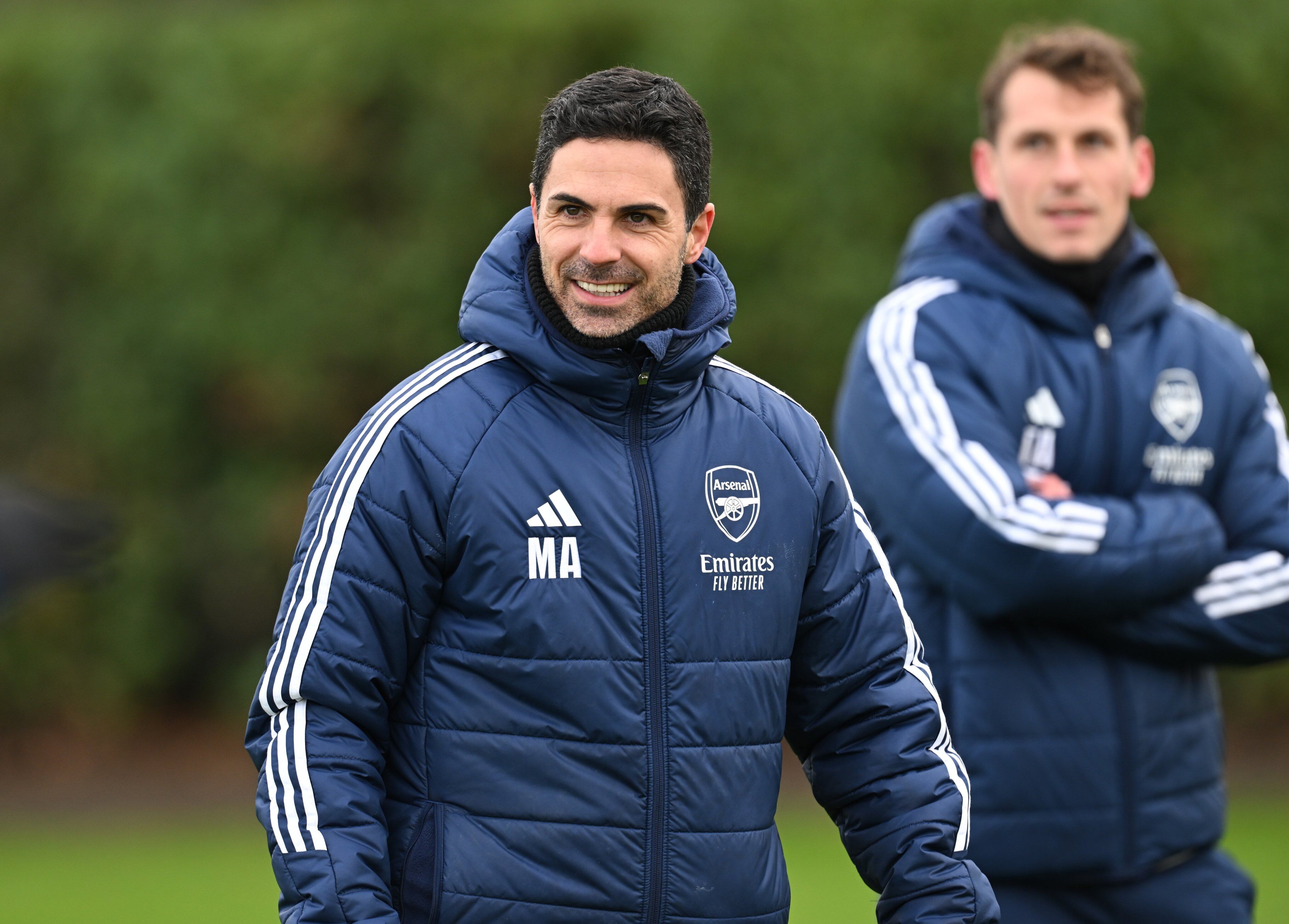 Mikel Arteta transforma la cultura del Arsenal con símbolos motivacionales y énfasis en la fortaleza psicológica del equipo (X: @Arsenal)