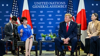 Trump y Takaichi abordan los lazos con China durante un encuentro en los márgenes de la Asamblea de la ONU