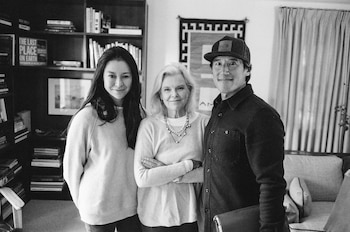 Elizabeth Chai Vasarhelyi codirige "Wild