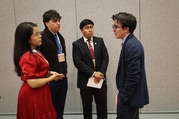 Los estudiantes propusieron reforzar la cooperación aduanera e implementar mecanismos de trazabilidad para materiales peligrosos. (Foto: UNA Comunica)