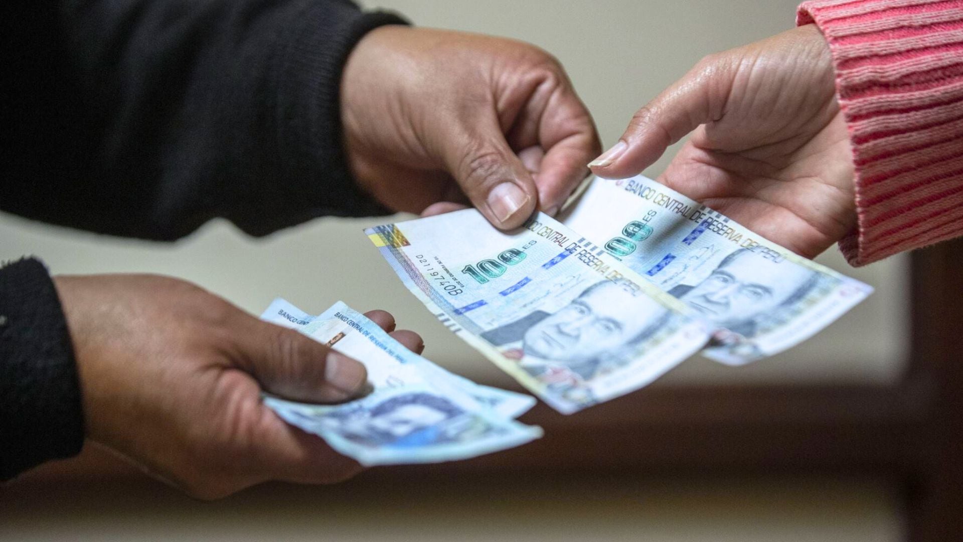 Perú tiene de los más bajos salarios pretendidos para puestos junior, senior y de jefatura. - Crédito Andina