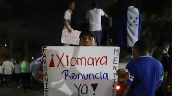 Piden la renuncia de la presidenta de Honduras por narcovídeo y restituir tratado con EEUU