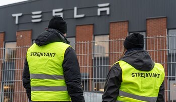 Huelguistas de IF Metall frente