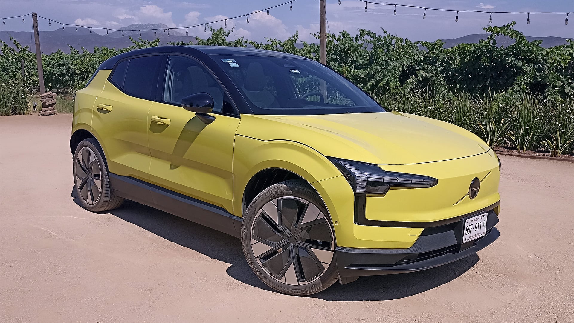 Volvo EX30, el primer B-SUV eléctrico de la marca que es un éxito en todo el mundo, se vende en Argentina en USD 47.000