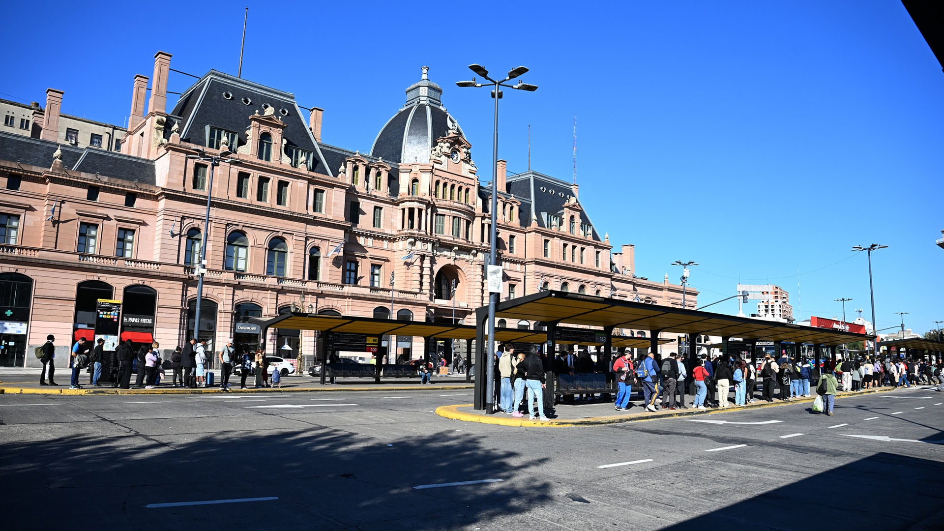 El gasto mensual de un hogar promedio del AMBA en transporte alcanza los $116.688, el rubro de mayor peso dentro de la canasta de servicios públicos