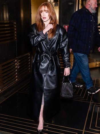 Al cerrar el trench y