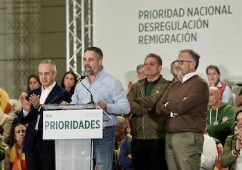 28/10/2026 Accidente.- Abascal afirma que el Gobierno responsabilizará del accidente a un "chivo expiatorio" y pide no creerle.
El líder de Vox, Santiago Abascal, ha asegurado este miércoles que el Gobierno culpará del accidente ferroviario de Toledo a "un chivo expiatorio" o "cabeza turco" y ha pedido no creer "absolutamente nada de lo que diga" el Ejecutivo antes de las elecciones generales del 29 de noviembre.
ESPAÑA EUROPA MADRID POLÍTICA
CLAUDIA ALBA / EUROPA PRESS