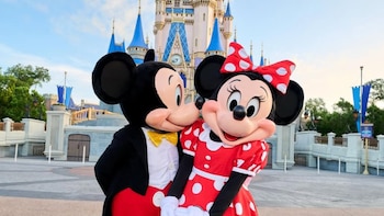 El saludo “Ladies and gentlemen” se reinstaura en Disney World