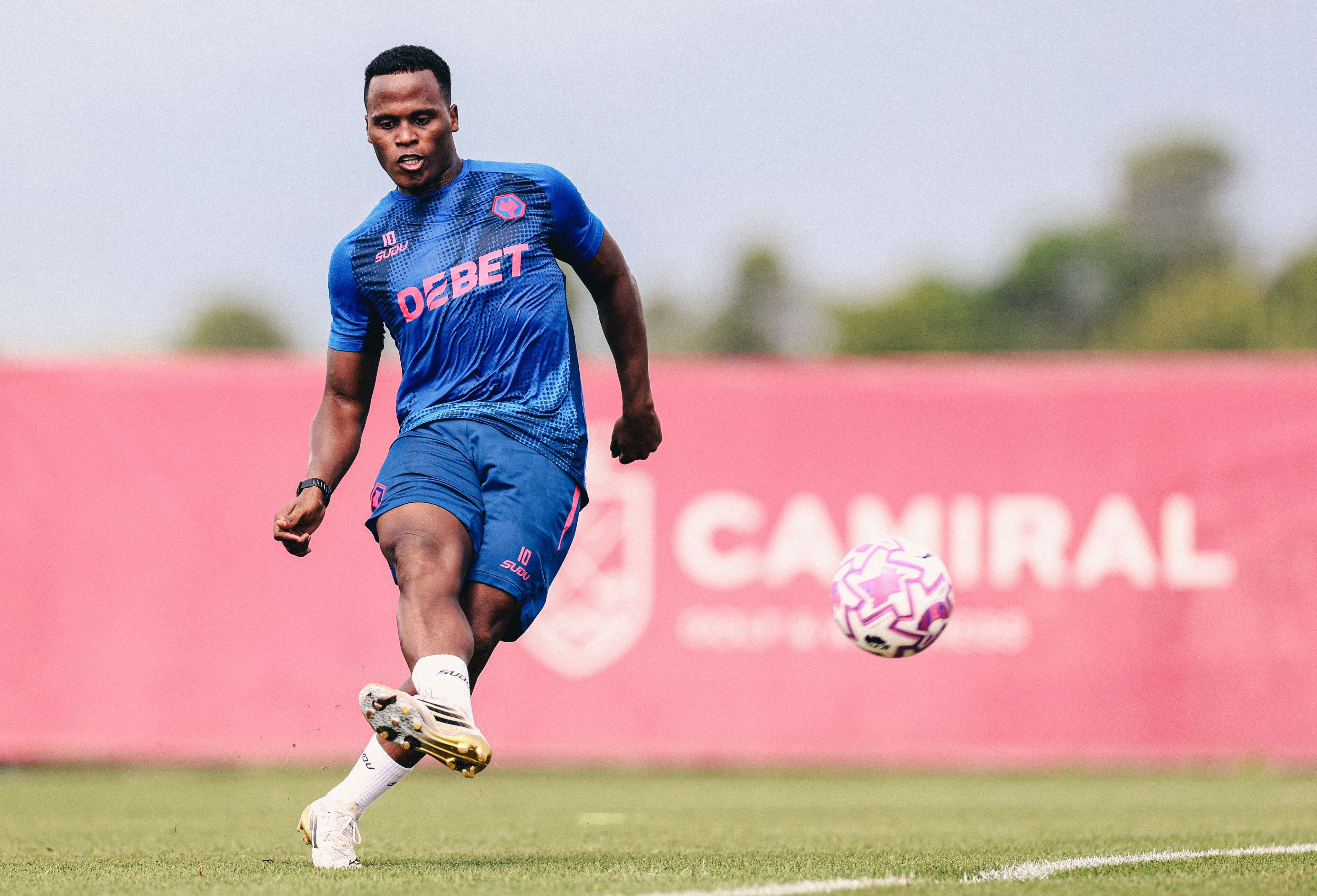 Jhon Arias no destacó con los Wolves ante el Bournemouth, por la segunda fecha de la Premier League - crédito Wolverhampton