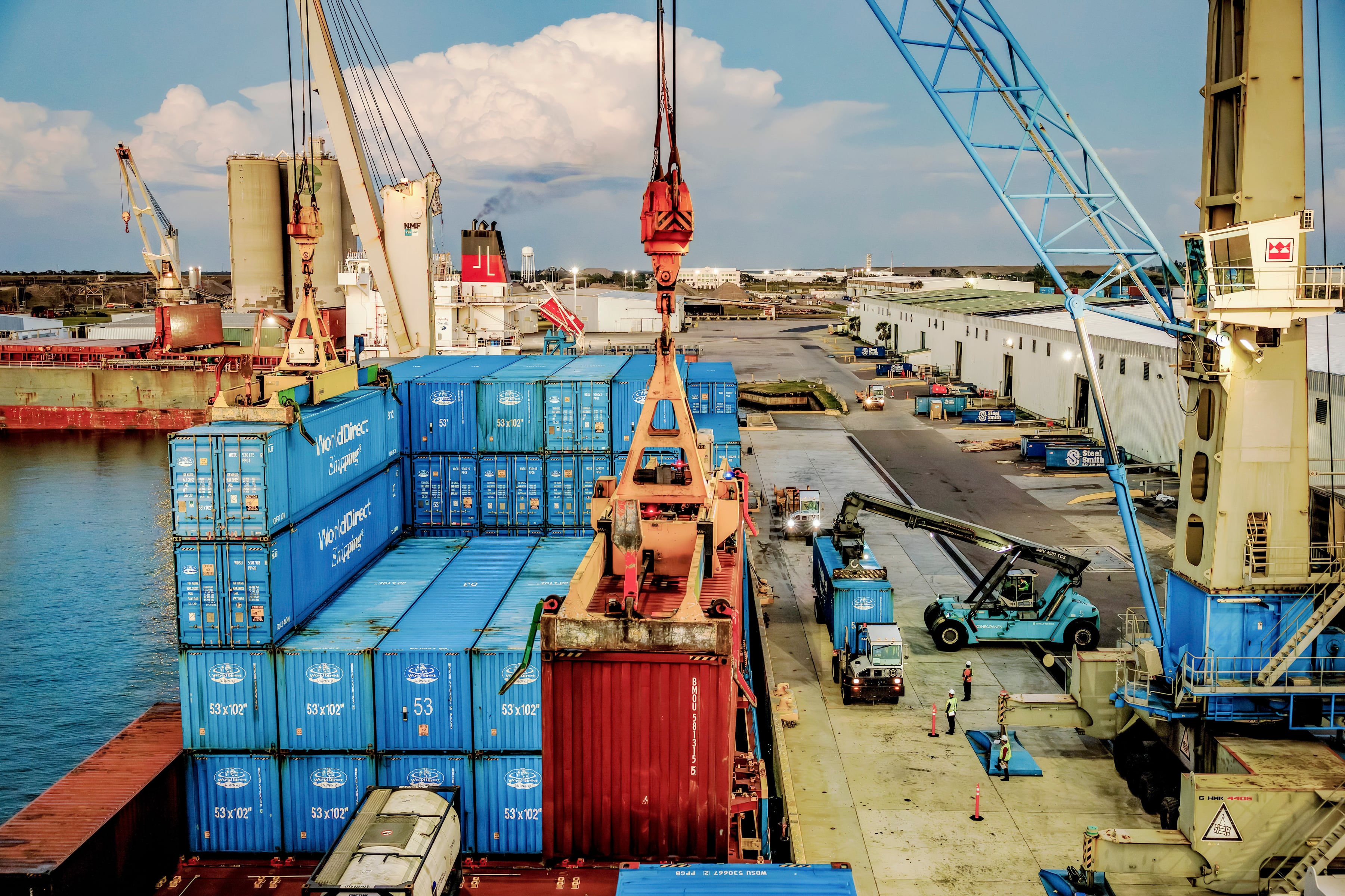 Imagen de referencia. El conflicto entre Estados Unidos, Israel e Irán genera un impacto inmediato en la economía salvadoreña por la presión sobre el mercado petrolero. (Scott McIntyre/The New York Times)