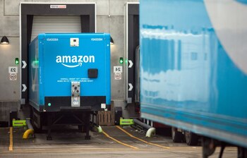 Amazon multiplicará su flota de autos eléctricos para entregas en Europa Chris Ratcliffe/Bloomberg
