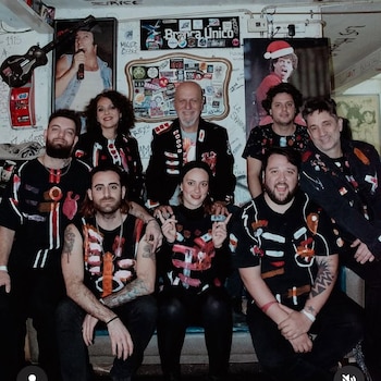 Yanella Cordera acompañando a su