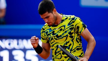 Alcaraz doblega a Nadal tras