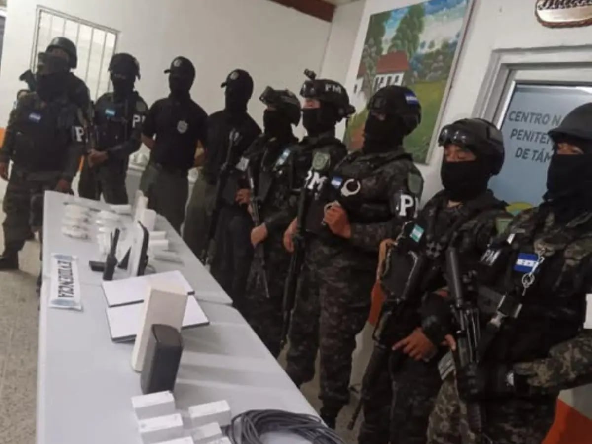 Las antenas Starlink permiten comunicación clandestina e independiente, dificultando que las autoridades detecten canales ilegales dentro de las cárceles de Honduras. (Foto: Redes sociales)