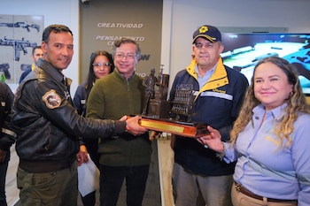 Indumil desarrolló el fusil Jaguar a lo largo de cinco años, con etapas que van desde el diseño conceptual en 2021 hasta las validaciones con las fuerzas militares en 2025. El proyecto articula ingeniería nacional, manufactura avanzada e impresión 3D- crédito Presidencia de la República
