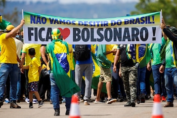Militantes de Jair Bolsonaro protestan frente al palacio de la Alvorada en Brasilia (REUTERS/Adriano Machado)