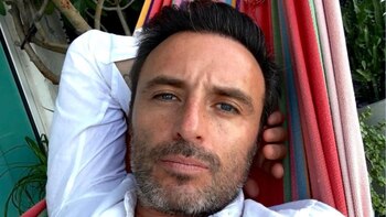 Camilo Sáenz fue visto besando