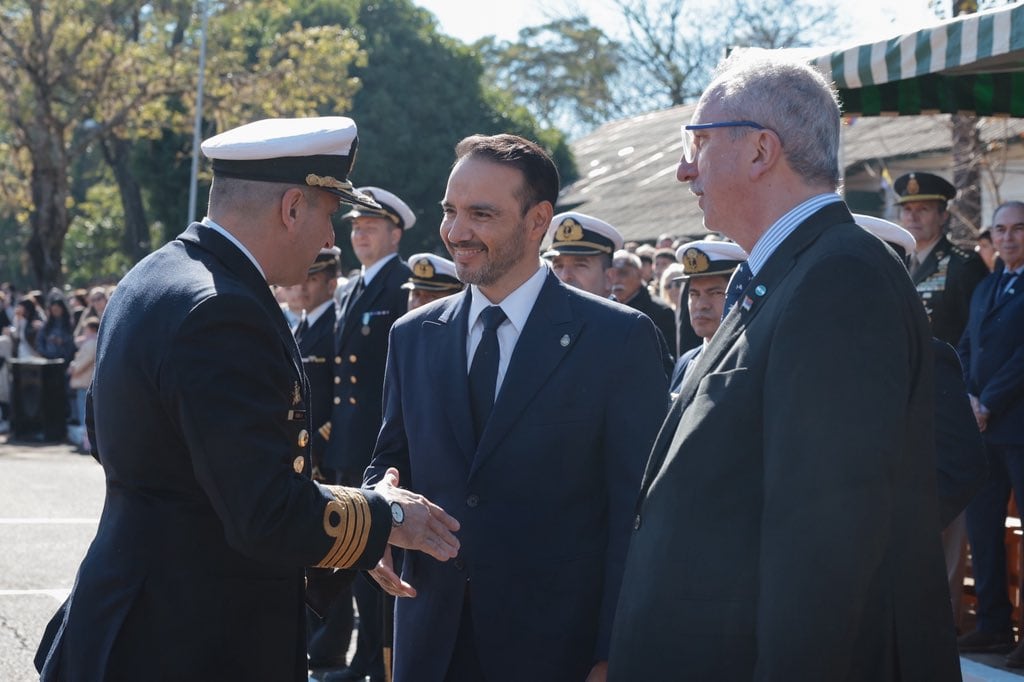 Passalacqua y Valdés reclamaron el fortalecimiento de la hidrovía para mejorar la competitividad regional y potenciar los puertos de Misiones y Corrientes.