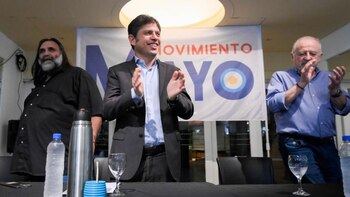 Axel Kicillof junto a Roberto