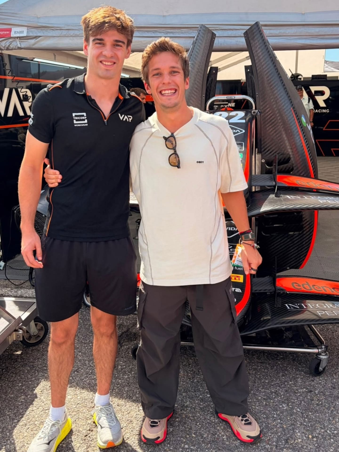 Sacha Fenestraz con Nico Varrone (@nicovarrone1)