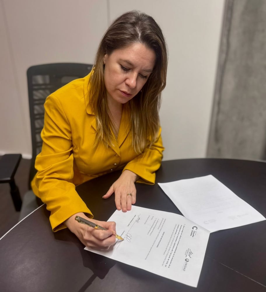 Dobles y Gordienko insisten en que la defensa de sus derechos es clave para salvaguardar la pluralidad y legalidad en el Parlamento. Cortesía: Equipo de comunicación Claudia Dobles