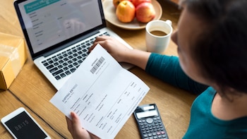 Desorden con facturas electrónicas ya golpea las finanzas de miles de empresas en Colombia