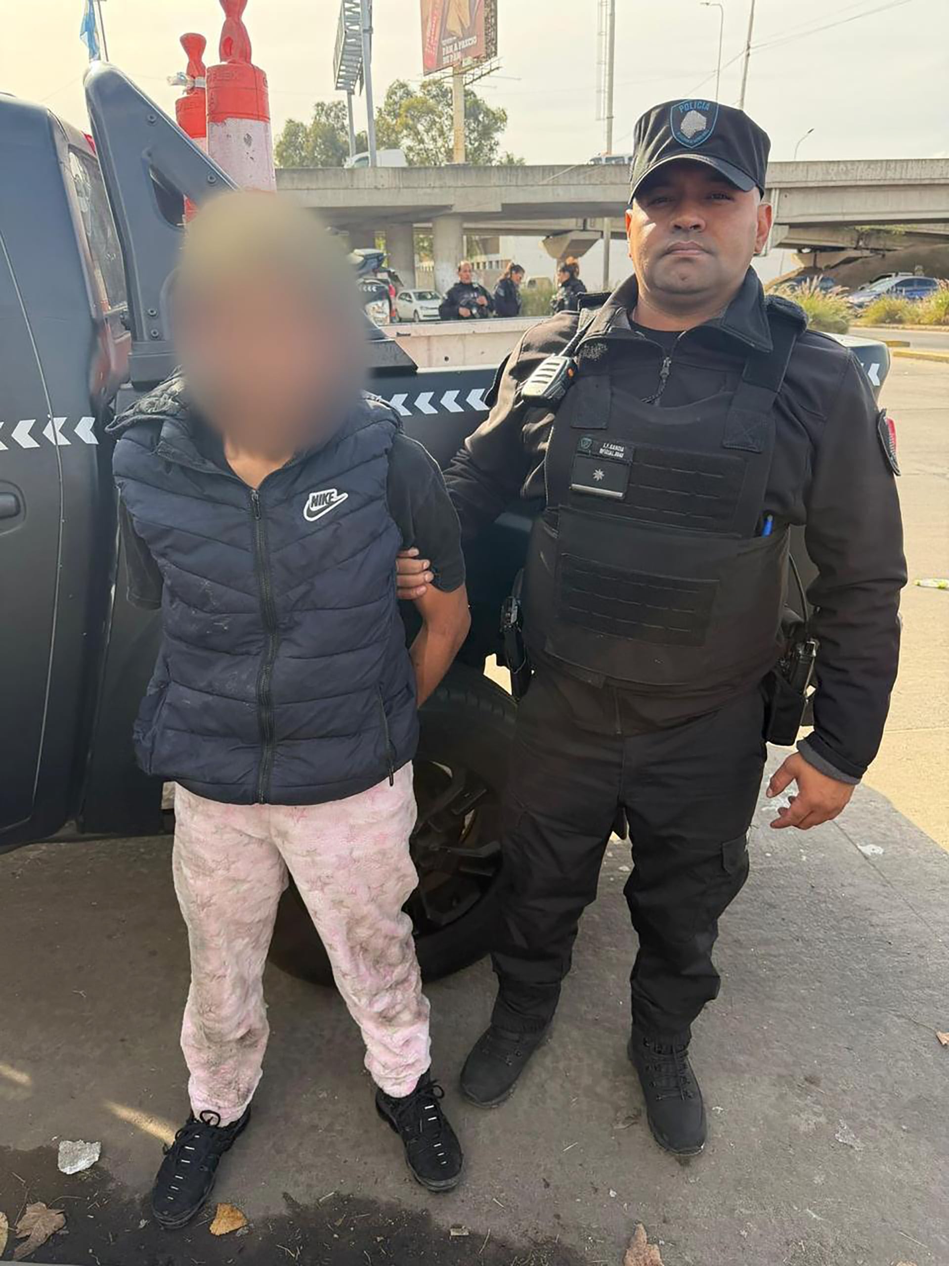 El joven detenido luego de la persecución