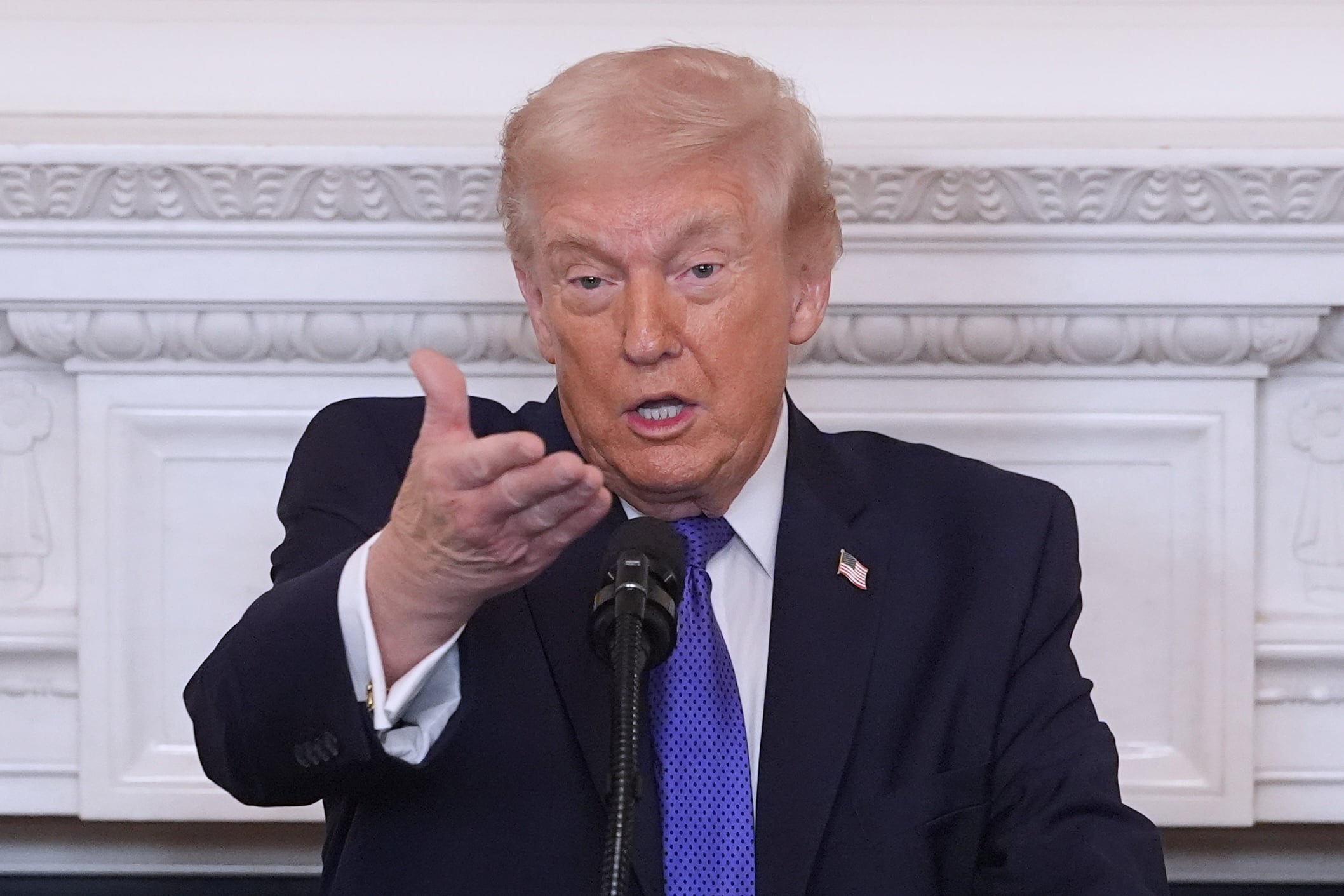 El presidente Donald Trump durante un desayuno con la Asociación Nacional de Gobernadores en la Casa Blanca el 20 de febrero, días antes de que su enviado Steve Witkoff advirtiera sobre la capacidad nuclear iraní. (AP Foto/Evan Vucci)