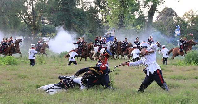 Una recreación de la histórica Batalla de San Lorenzo, la única que encabezó el General San Martín en suelo patrio