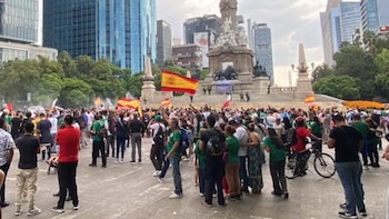 Festejos de españoles por el Mundial 2026 en el Ángel de la Independencia CDMX desata polémica