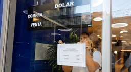 Dólar hoy en vivo: en el Banco Nación cae a $1.110 y las paridades financieras bajan más de 5%