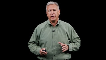 Phil Schiller renunció a su puesto en Apple ante la salida de Tim Cook. REUTERS/Stephen Lam