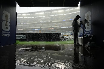 La suspensión temporal quedó sujeta a la evolución del clima y a la evaluación conjunta de la FIFA y las autoridades estadounidenses (AP Foto/Petr David Josek)