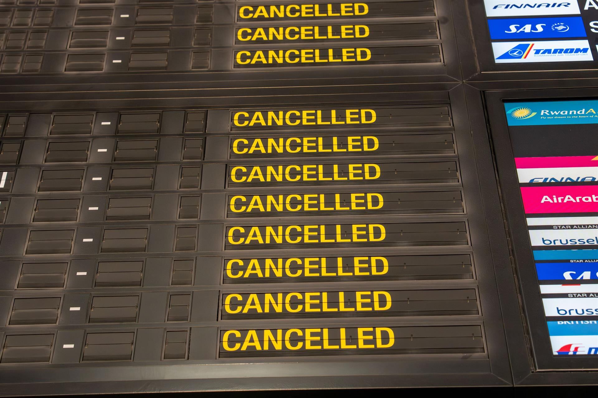 Suspendido el tráfico aéreo en el aeropuerto de Bruselas por la presencia de drones