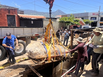 Desentierro de Osamentas humanas históricas en Antiguo Cuscatlán.