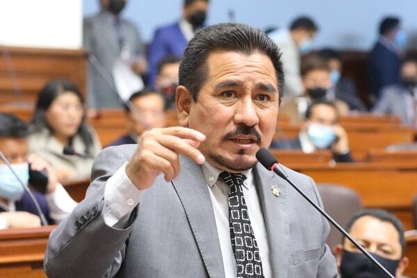 Jorge Marticorena renunció a la bancada de Perú Libre. Foto: Expreso