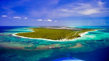 Anegada: playas vírgenes, transporte clásico y exclusividad natural