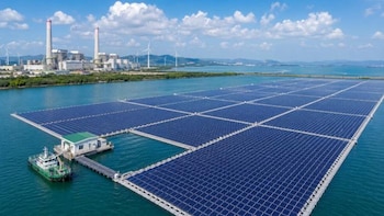 Por qué los paneles solares en el mar producen más energía que en tierra