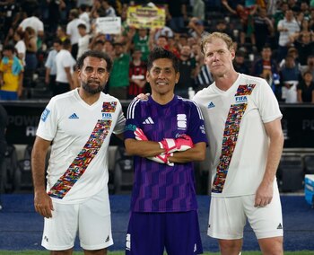 Jorge Campos no pudo resistirse