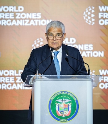 O presidente, José Raúl Mulino, convidou os empresários a investir na zona franca do Panamá.
