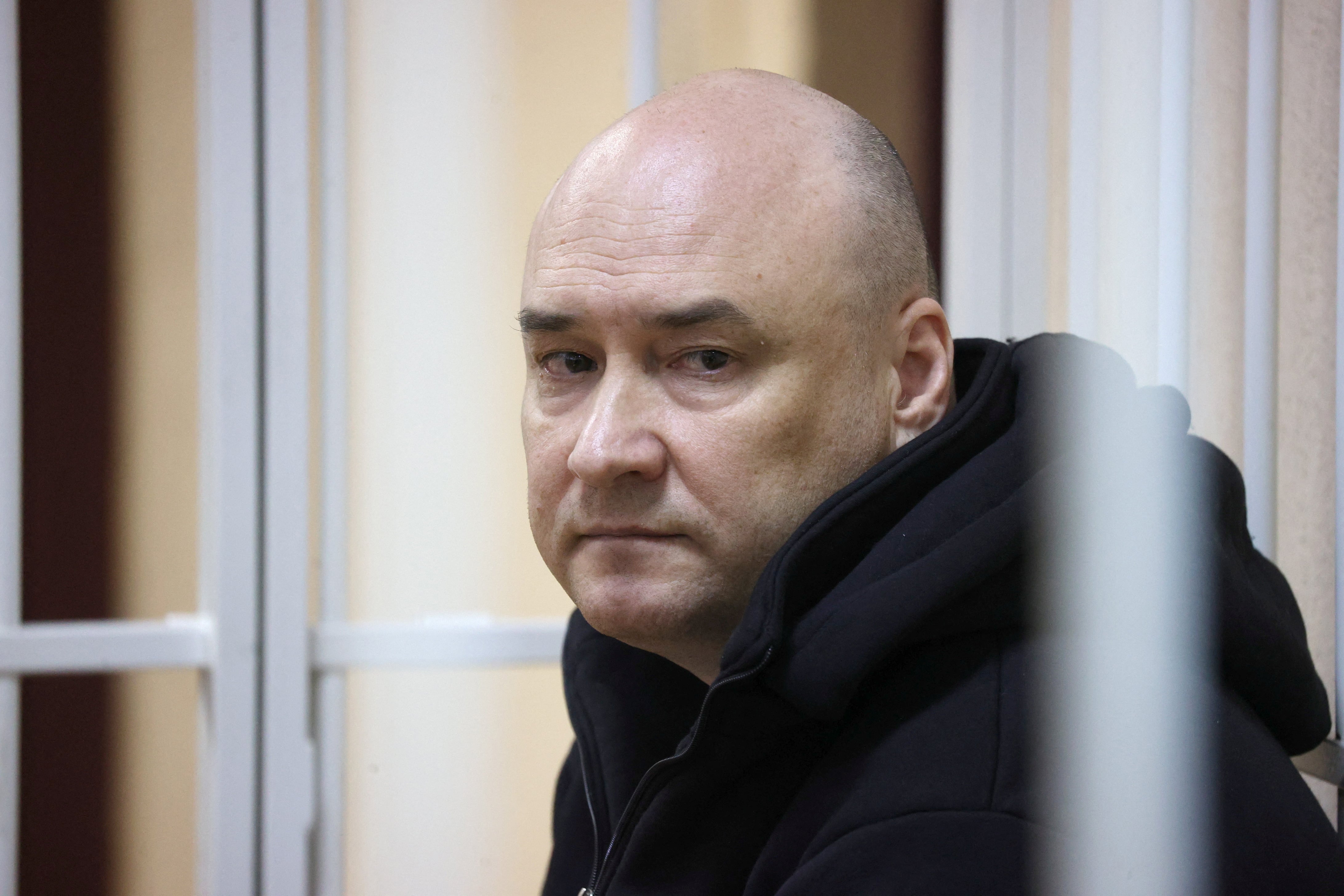 Valiantsin Stefanovich, miembro del grupo de derechos humanos Viasna, fue liberado tras permanecer encarcelado bajo cargos considerados de motivación política (Reuters)