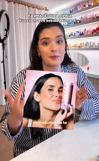 La farmacéutica Lena de Pons analiza el refresco de María Pombo (TikTok: @lenadepons)