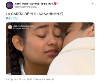 Usuarios reaccionan a beso de