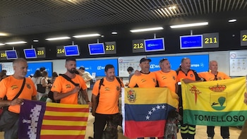 Brigadistas españoles denuncian trabas que les han impedido llegar antes a Venezuela: "Los permisos cuestan vidas"