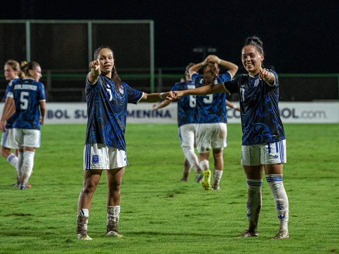 Julieta Aguilar y Oriana Gómez las goleadoras del encuentro (@Argentina)