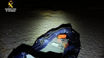 Dos detenidos con más de 1.800 litros de combustibles para abastecer a narcolanchas en Cabo de Gata