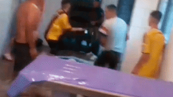 Video: feroz pelea a facazos