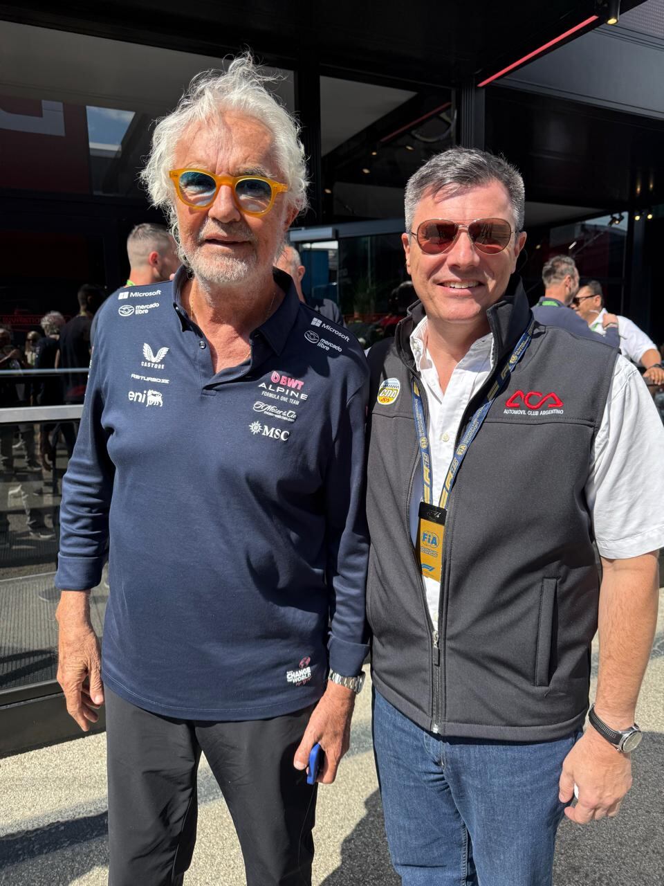 César Carman con Flavio Briatore en el debut de Franco Colapinto en Alpine (Prensa ACA)