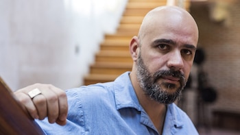 "Vamos a comprar un poeta"