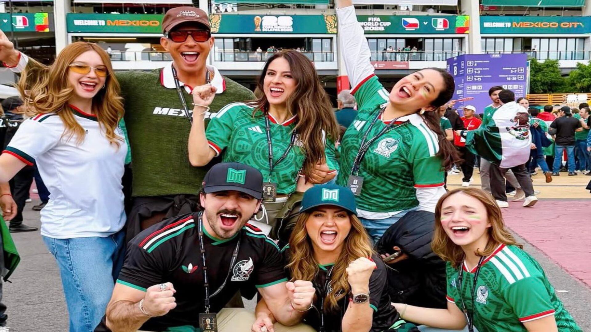 La expareja volvió a llamar la atención al convivir en un ambiente familiar durante el encuentro del Tricolor, acompañada por sus hijas, Mía y Nina Rubín